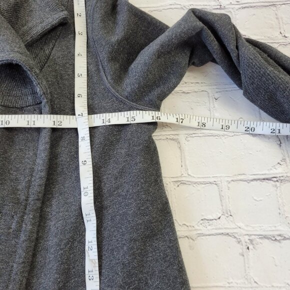 Lululemon Athletica Gray Gratitude Wrap size 4 - Picture 5 of 16